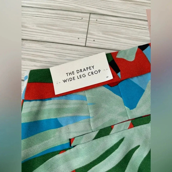 NWT | Ann Taylor Factory | The Drapey Wide Leg Crop Pants - Size 0P - Picture 3 of 5